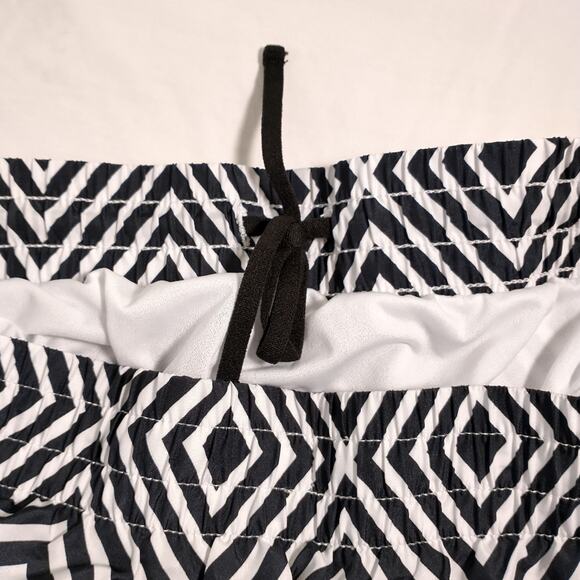 Athletic Works Shorts Women' Size M(8/10) Black White Print Elastic Waist Pullon - Picture 3 of 7